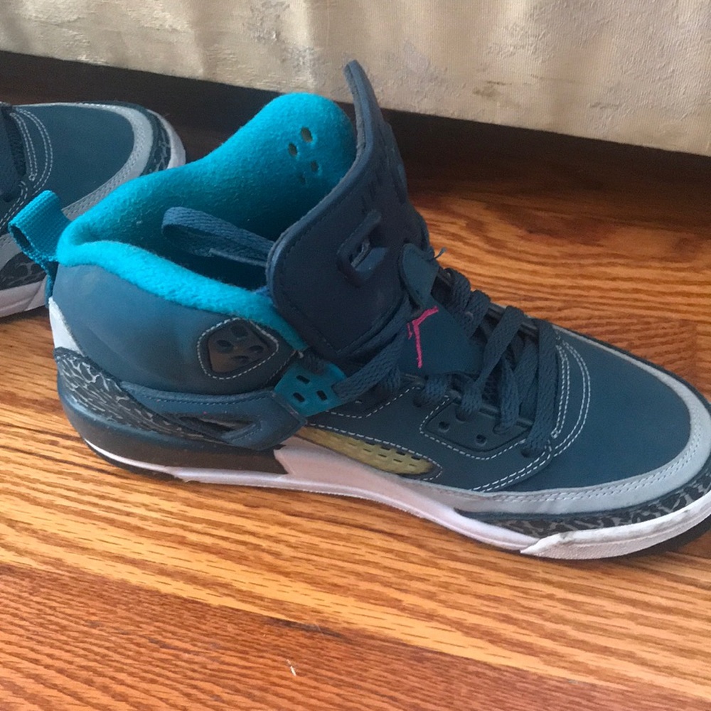 Air Jordan high top sneakers - Picture 2 of 3